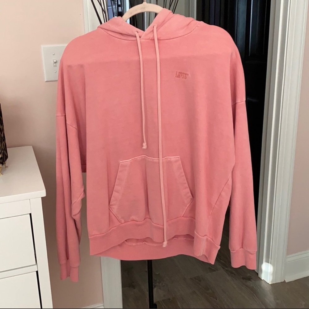 women’s levi’s sweatshirt